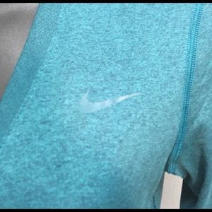 Nike Fit Dry Shirt Long Sleeve athletic top S Teal